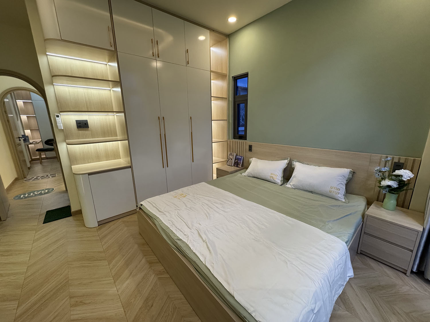 Tuyệt phẩm nhà phố 2 lầu (3,9m nở hậu 5,5m x 11m) full nội thất cao cấp khu VIP Thích Quảng Đức